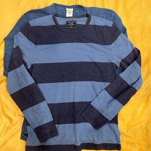 2 A&F blue tee shirts
